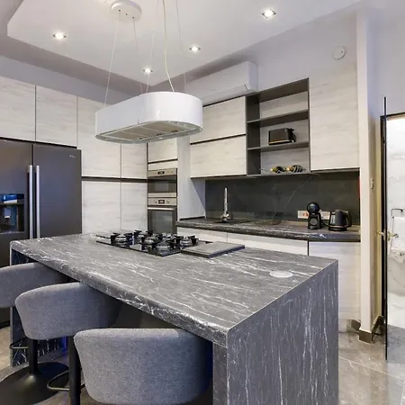 Апартаменты Gorgeous Three-bedroom Penthouse Triplex & Hot Tub *