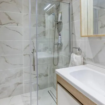 Апартаменты Gorgeous Three-bedroom Penthouse Triplex & Hot Tub *