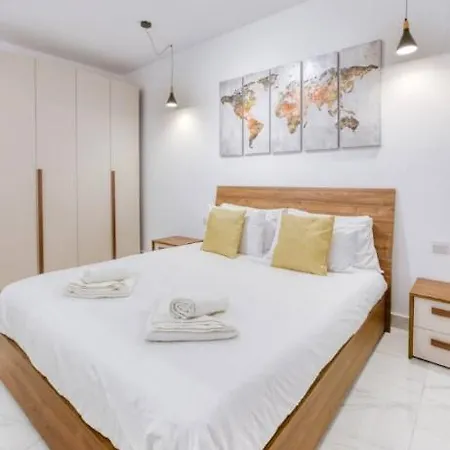 公寓 Gorgeous Three-bedroom Penthouse Triplex & Hot Tub